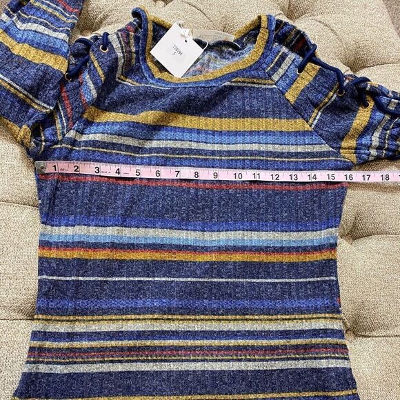 ‎Striped Laced Up Arm Top - Picture 8 of 14